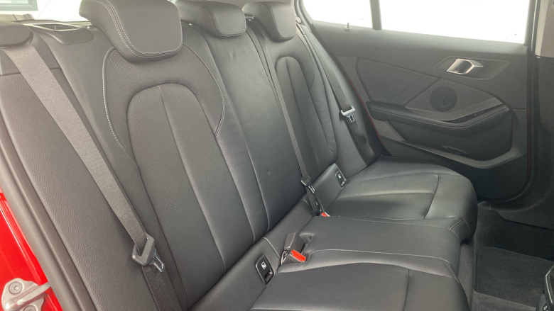 BMW 1 Series 118i SE 5dr Petrol Hatchback